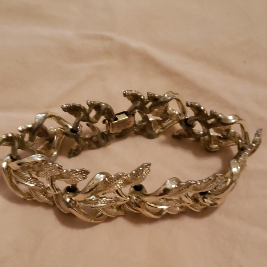 Sarah Coventry Bracelet 25$